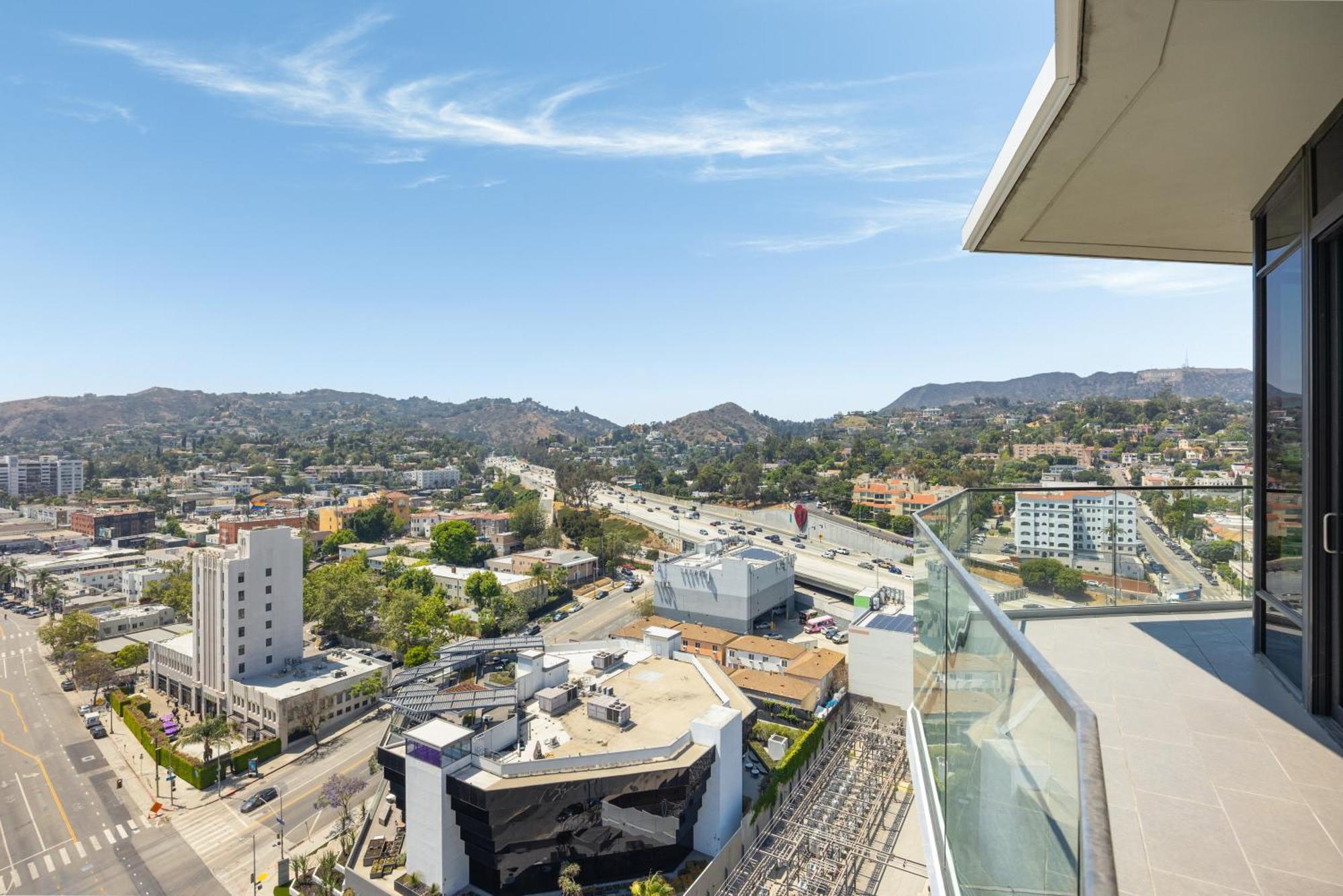 Hollywood Heights - High-rise With Panoramic Views Appartement