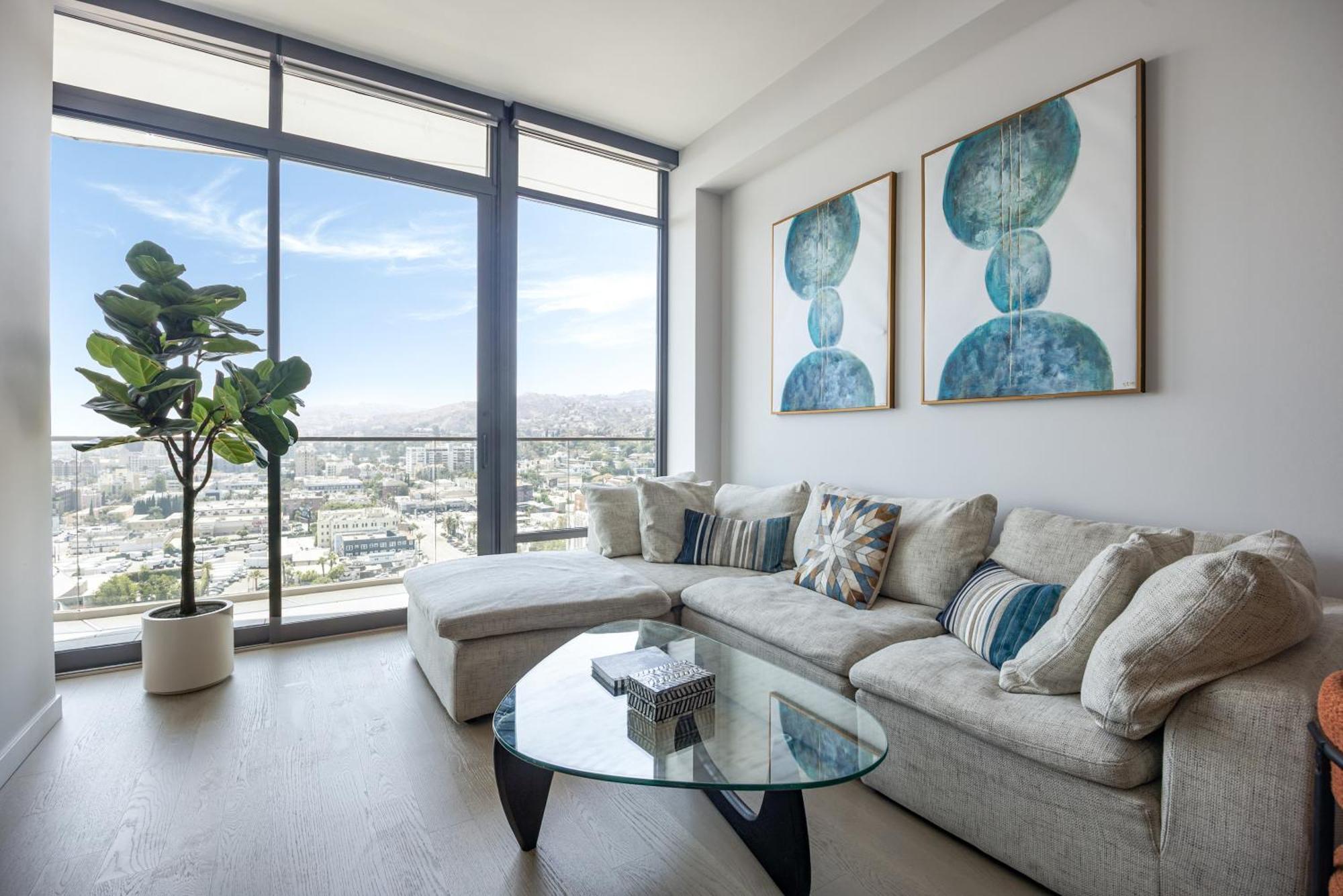 Hollywood Heights - High-rise With Panoramic Views * Los Angeles