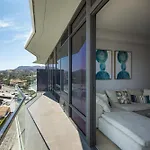 Hollywood Heights - High-Rise With Panoramic Views